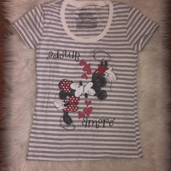 Disney T-Shirt ❤️NWOT - Picture 1 of 3